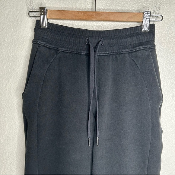 Lululemon Scuba High-Rise Jogger 7/8 Length Black 2 - Picture 2 of 12